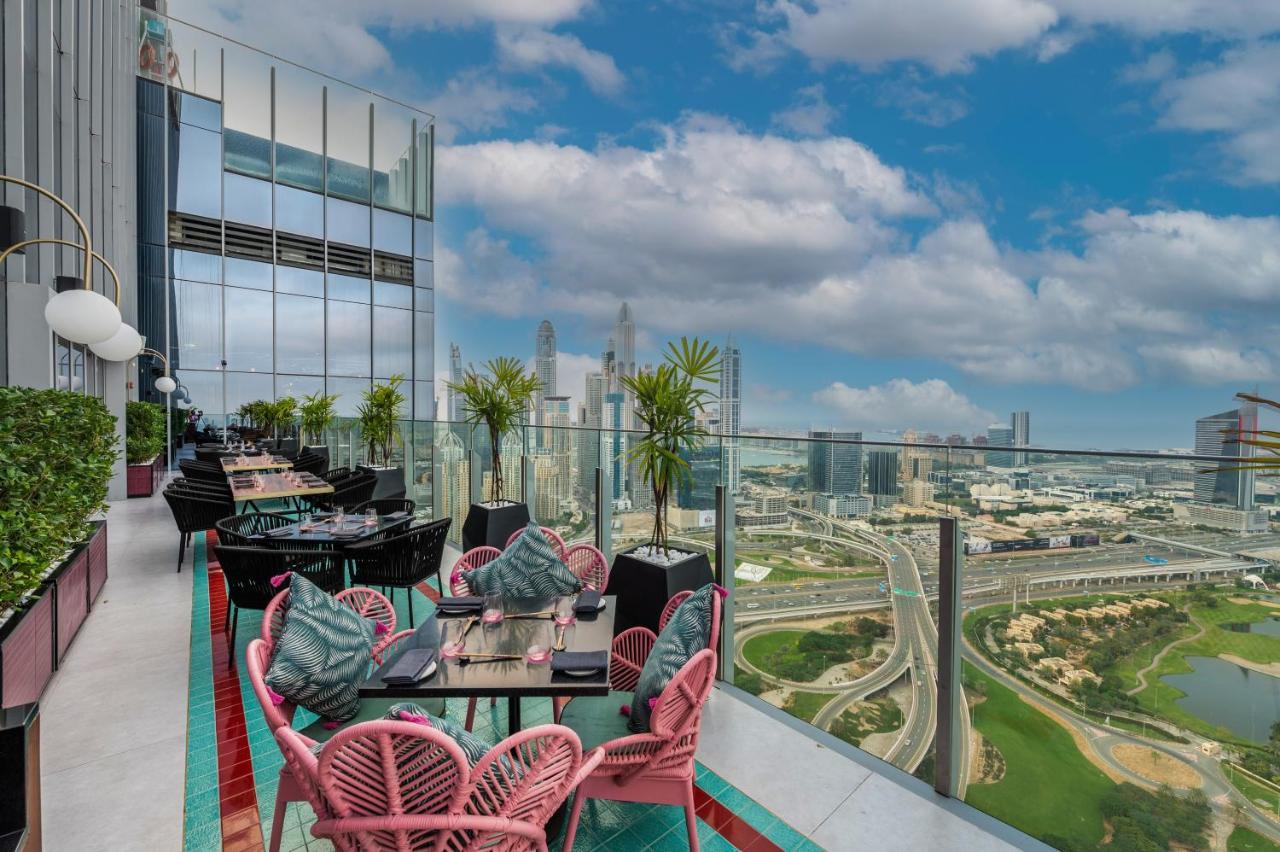 Taj Jumeirah Lakes Towers Hotel Dubai Exterior photo View from the rooftop