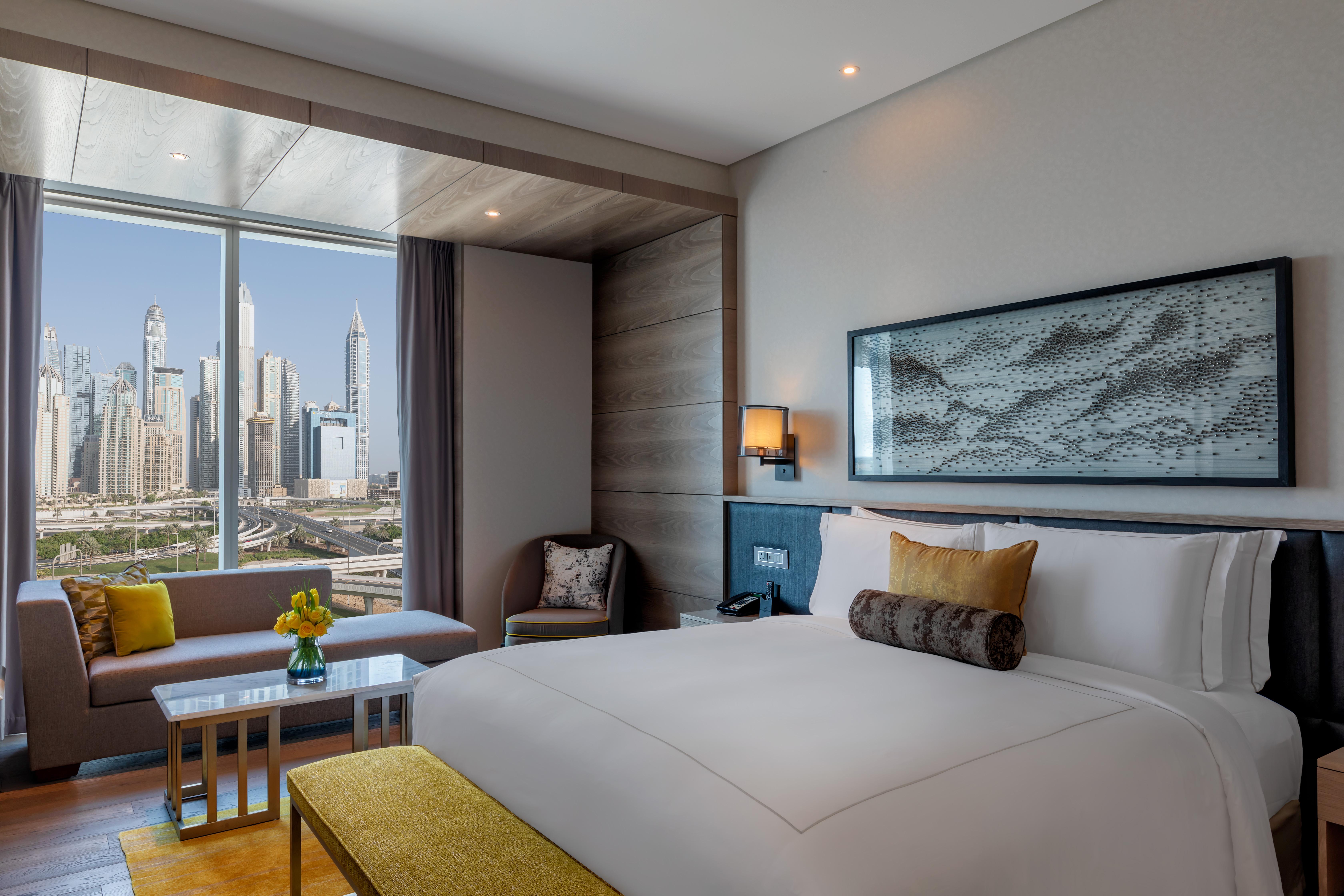 Taj Jumeirah Lakes Towers Hotel Dubai Exterior photo A bedroom at the hotel